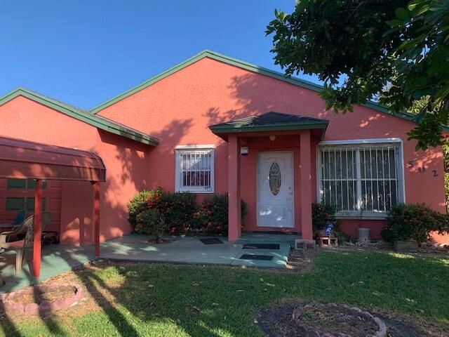 Recently Sold: $160,000 (3 beds, 2 baths, 1066 Square Feet)