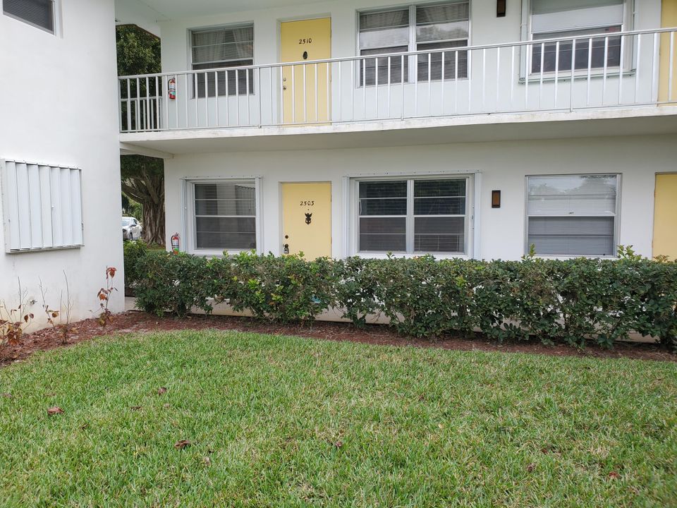 Recently Sold: $102,000 (1 beds, 1 baths, 747 Square Feet)