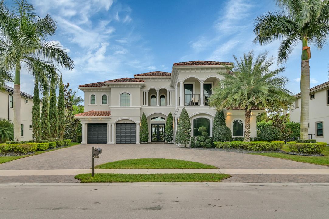 Recently Sold: $3,250,000 (5 beds, 5 baths, 6252 Square Feet)