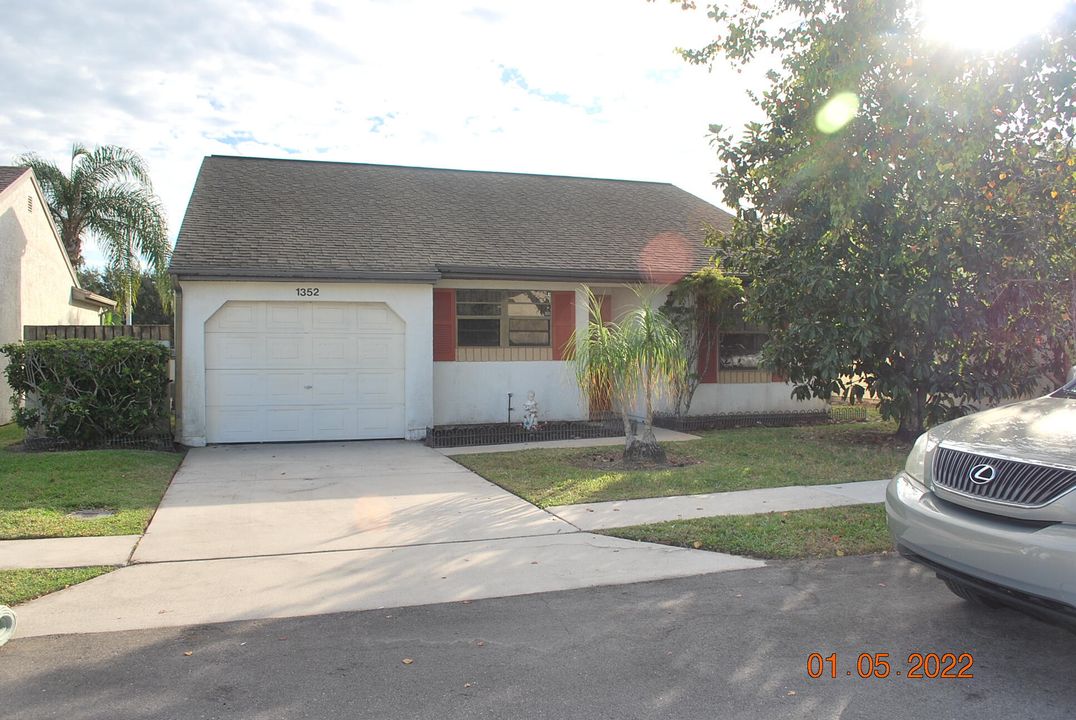 Recently Sold: $179,900 (2 beds, 2 baths, 825 Square Feet)