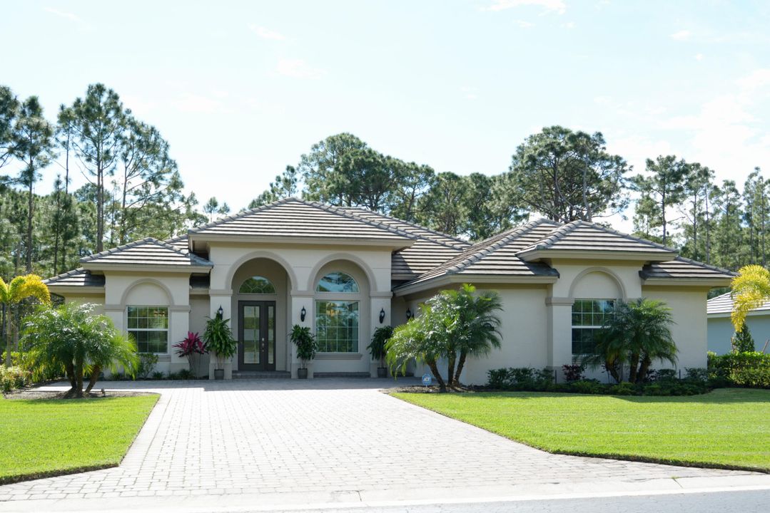 Recently Sold: $599,000 (3 beds, 3 baths, 2389 Square Feet)