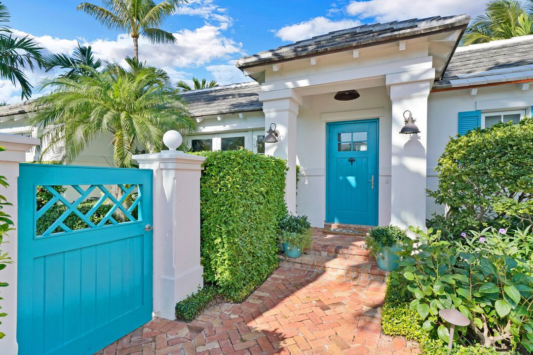 Recently Sold: $6,900,000 (3 beds, 4 baths, 2486 Square Feet)
