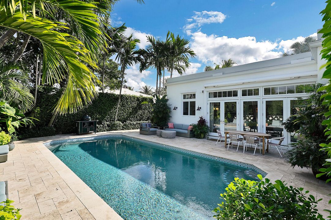 Recently Sold: $6,900,000 (3 beds, 4 baths, 2486 Square Feet)