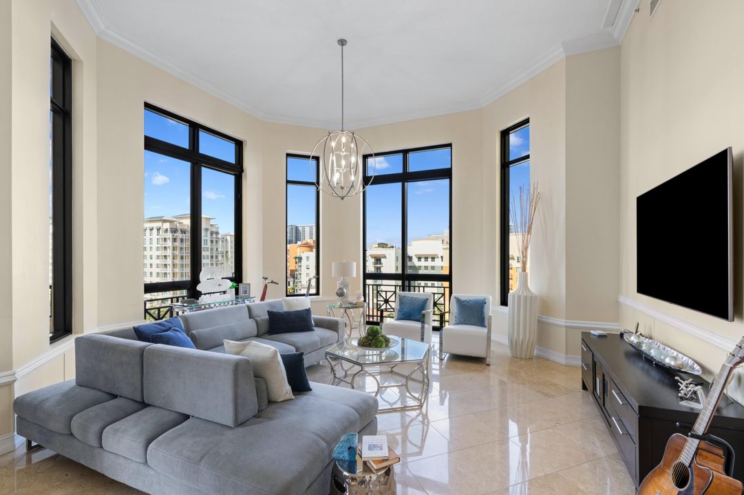 Recently Sold: $1,435,000 (2 beds, 2 baths, 2156 Square Feet)