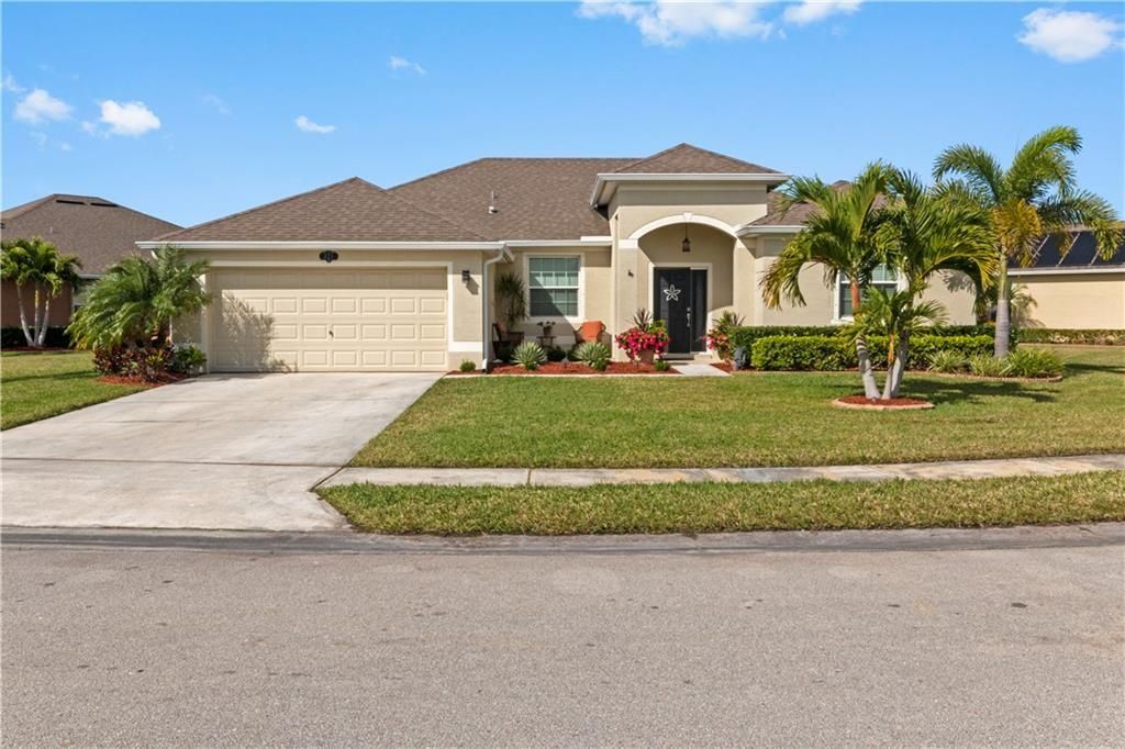 Recently Sold: $449,000 (4 beds, 2 baths, 2102 Square Feet)