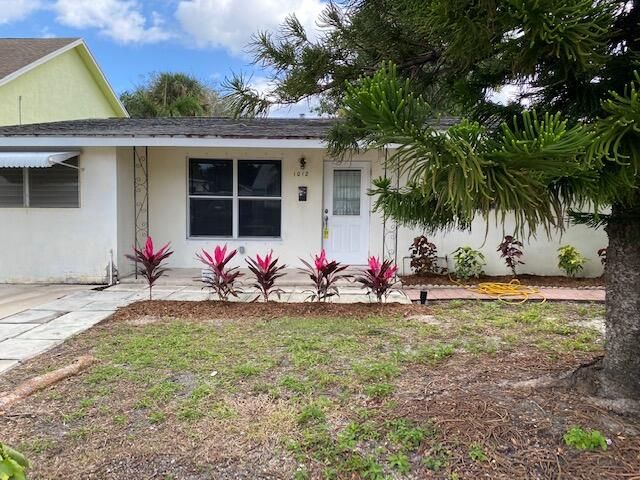 Recently Sold: $250,000 (3 beds, 1 baths, 1240 Square Feet)