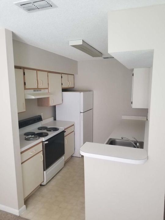 Recently Rented: $1,400 (1 beds, 1 baths, 768 Square Feet)