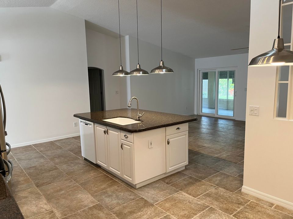 Active With Contract: $2,800 (3 beds, 2 baths, 2040 Square Feet)