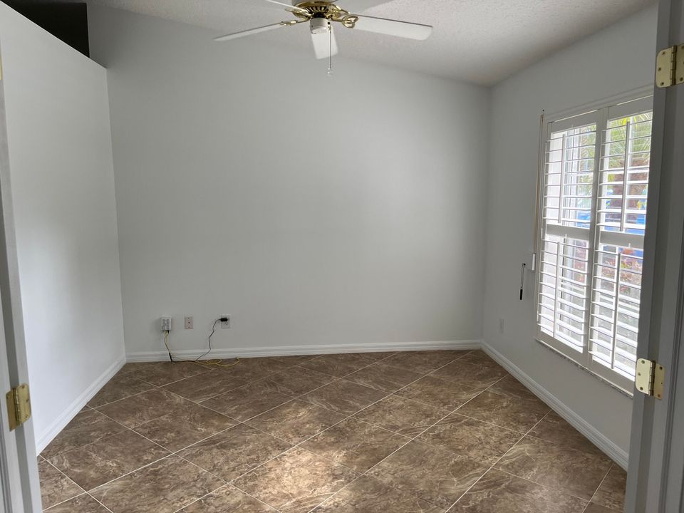 Active With Contract: $2,800 (3 beds, 2 baths, 2040 Square Feet)