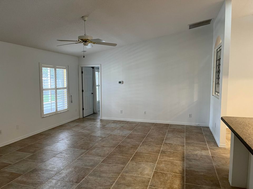 Active With Contract: $2,800 (3 beds, 2 baths, 2040 Square Feet)