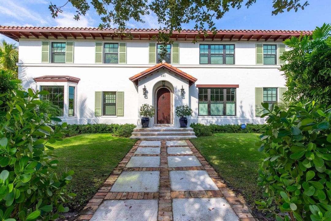 Recently Sold: $6,750,000 (5 beds, 5 baths, 3784 Square Feet)