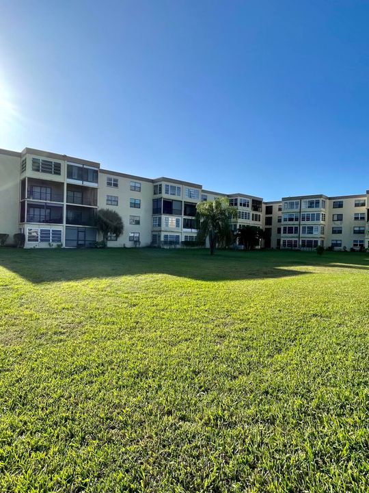 Recently Sold: $210,000 (2 beds, 2 baths, 918 Square Feet)