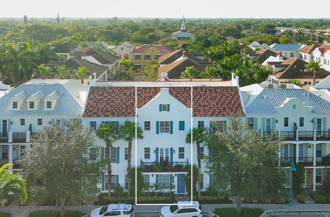 Recently Sold: $1,200,000 (3 beds, 3 baths, 2126 Square Feet)