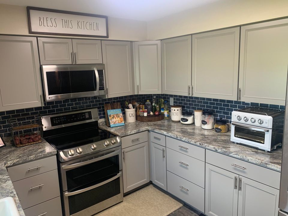 Recently Sold: $368,000 (0 beds, 0 baths, 2556 Square Feet)
