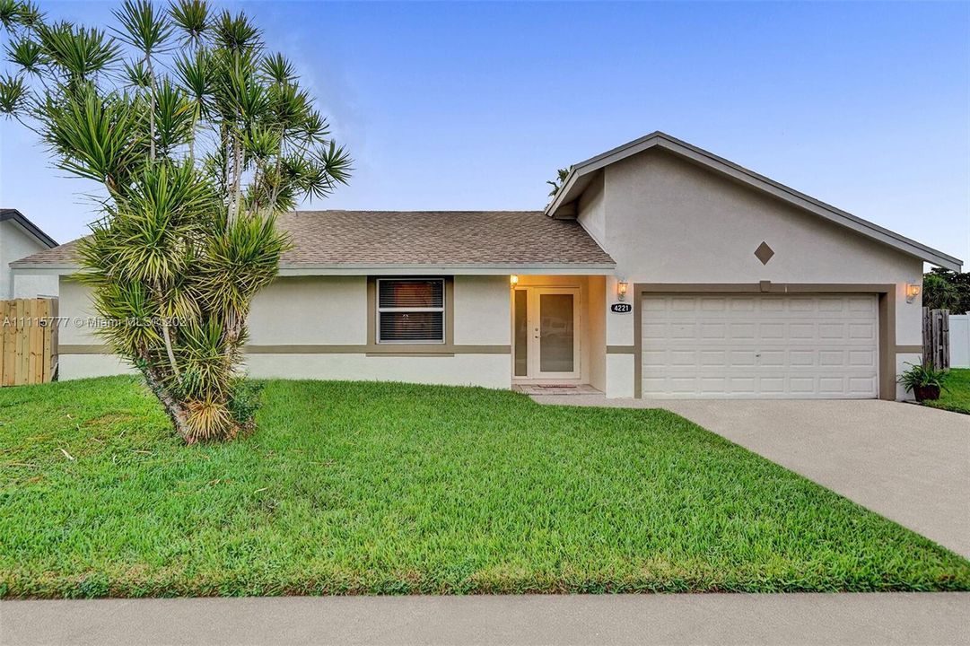 Recently Rented: $3,650 (3 beds, 2 baths, 1953 Square Feet)