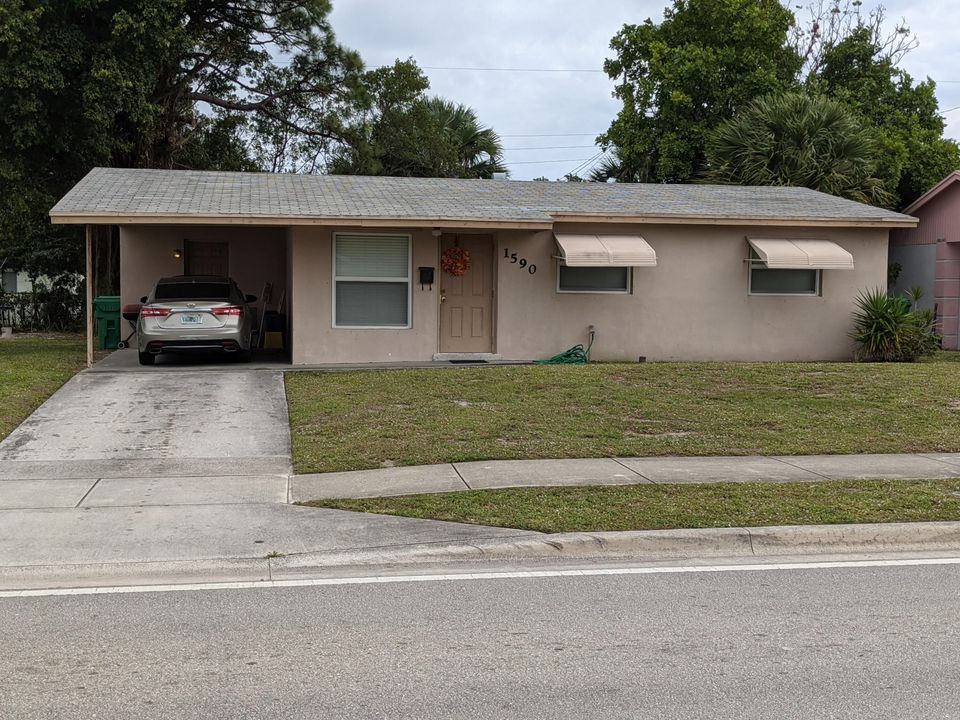 Recently Sold: $199,900 (3 beds, 1 baths, 1091 Square Feet)
