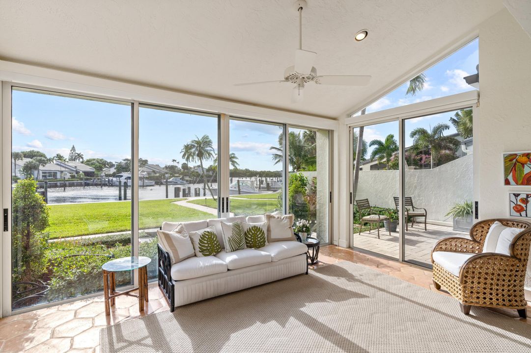 Recently Sold: $1,995,000 (3 beds, 3 baths, 2664 Square Feet)