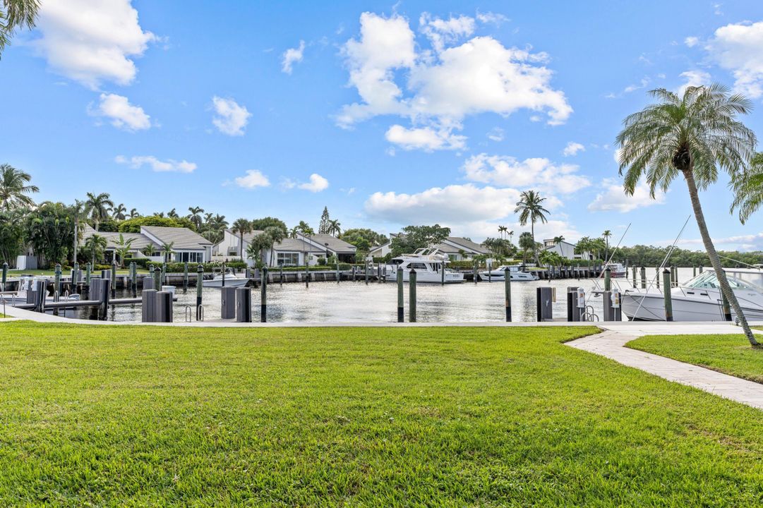 Recently Sold: $1,995,000 (3 beds, 3 baths, 2664 Square Feet)