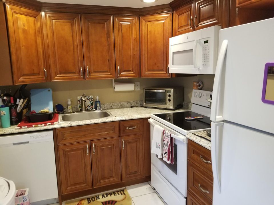 Recently Sold: $110,000 (2 beds, 2 baths, 907 Square Feet)