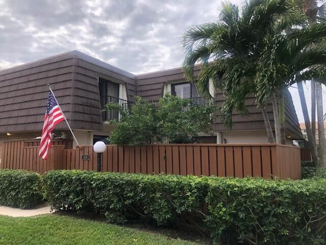 Recently Sold: $410,000 (2 beds, 2 baths, 1188 Square Feet)