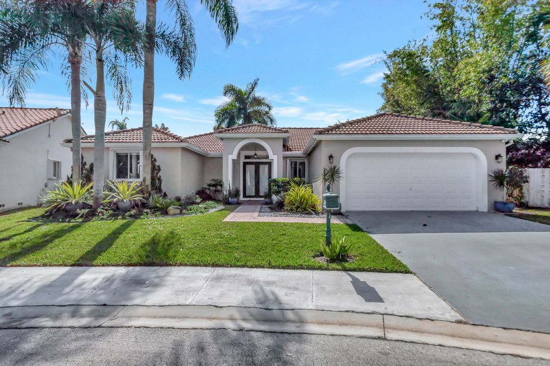 Recently Sold: $725,000 (3 beds, 2 baths, 2157 Square Feet)