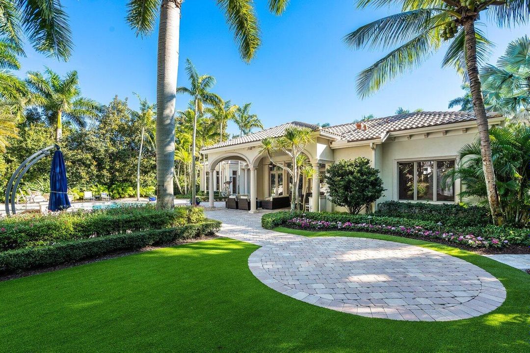 Recently Sold: $5,950,000 (4 beds, 4 baths, 4891 Square Feet)