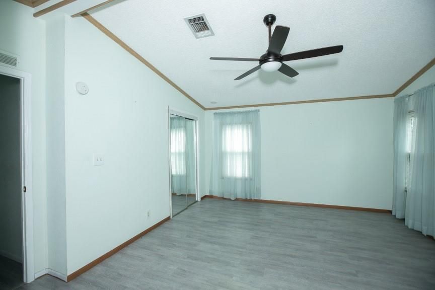 Vendido Recientemente: $197,000 (2 camas, 2 baños, 1316 Pies cuadrados)