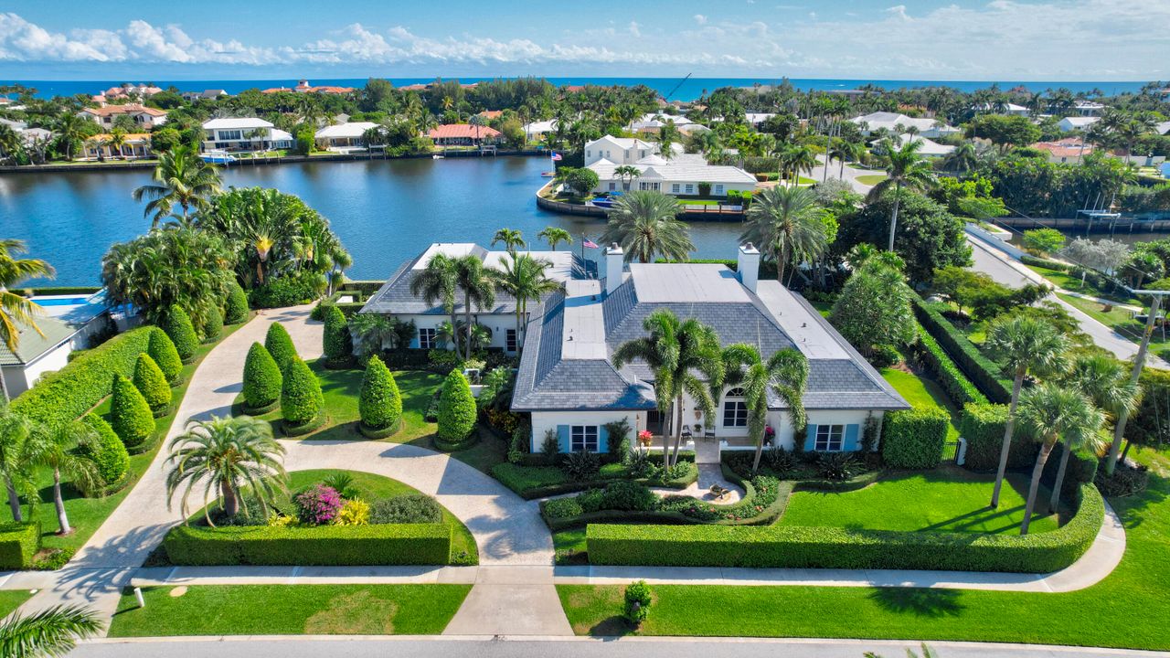 Recently Sold: $5,500,000 (4 beds, 4 baths, 4420 Square Feet)