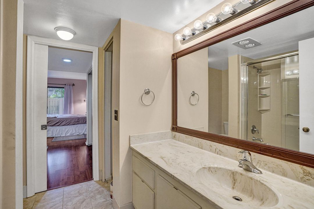最近售出: $389,000 (3 贝兹, 2 浴室, 1750 平方英尺)