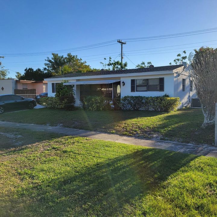 Recently Sold: $345,000 (3 beds, 2 baths, 976 Square Feet)