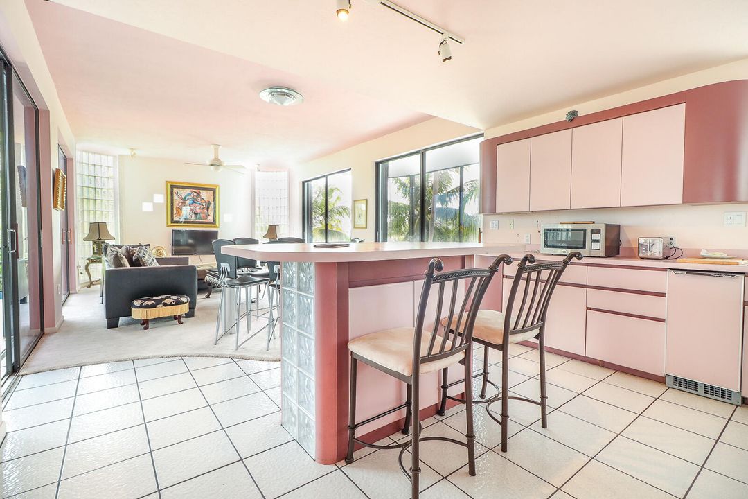 Recently Sold: $1,999,999 (3 beds, 2 baths, 2541 Square Feet)