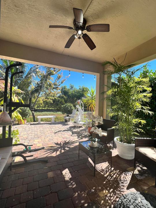 Recently Sold: $425,000 (3 beds, 2 baths, 1789 Square Feet)