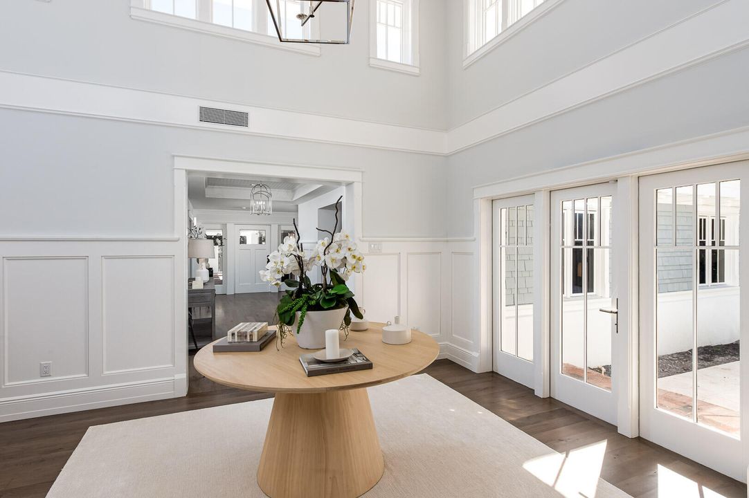 Recently Sold: $9,200,000 (4 beds, 3 baths, 4591 Square Feet)