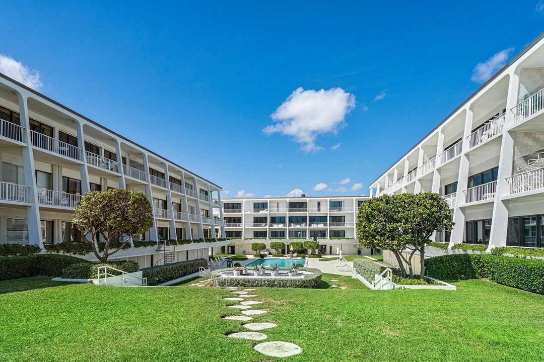 Recently Sold: $1,000,000 (1 beds, 1 baths, 978 Square Feet)