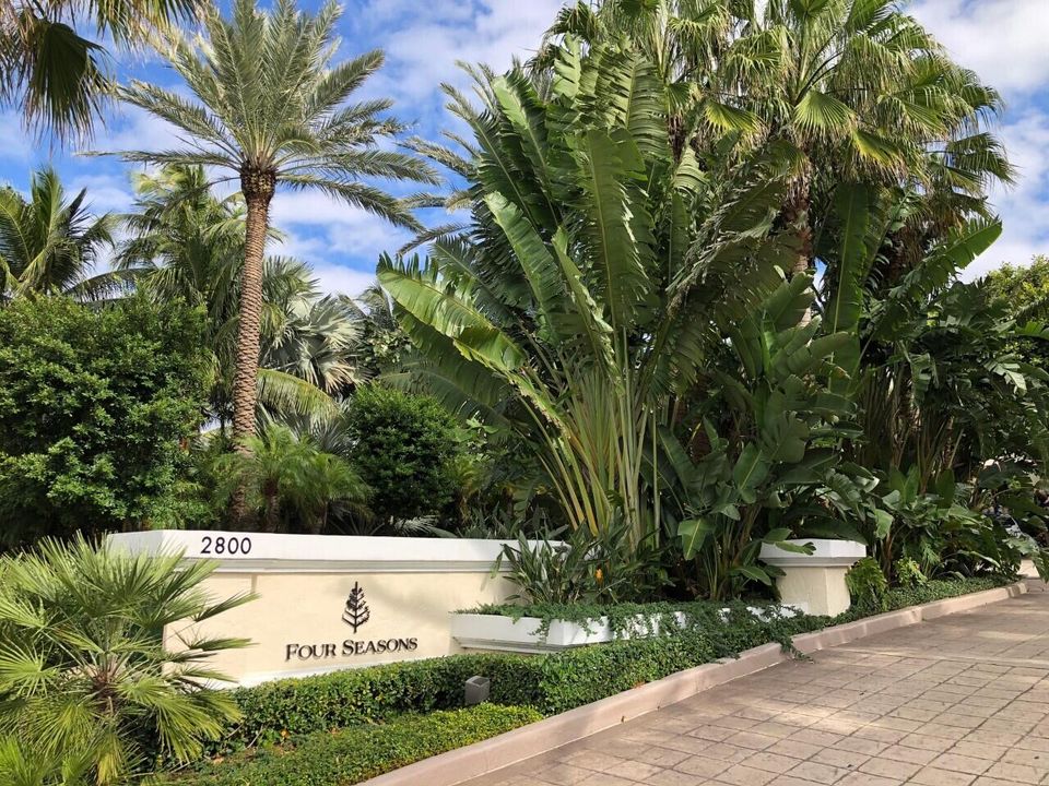 Recently Sold: $1,000,000 (1 beds, 1 baths, 978 Square Feet)