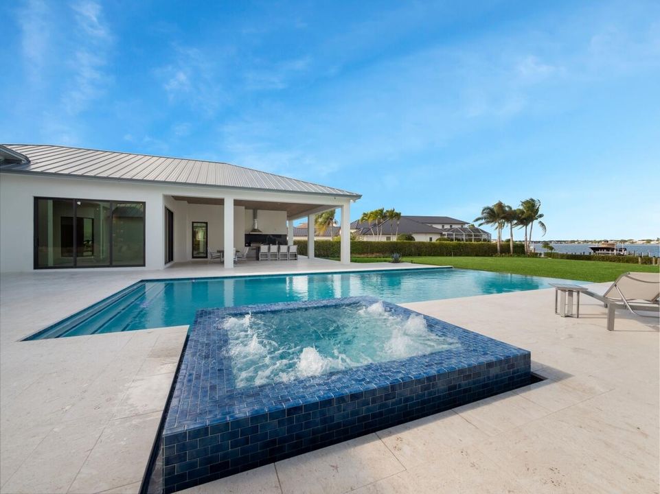 Recently Sold: $14,950,000 (5 beds, 6 baths, 6388 Square Feet)