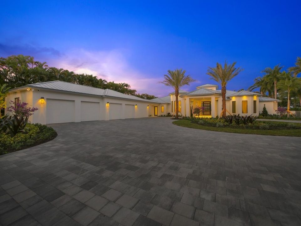 Recently Sold: $14,950,000 (5 beds, 6 baths, 6388 Square Feet)