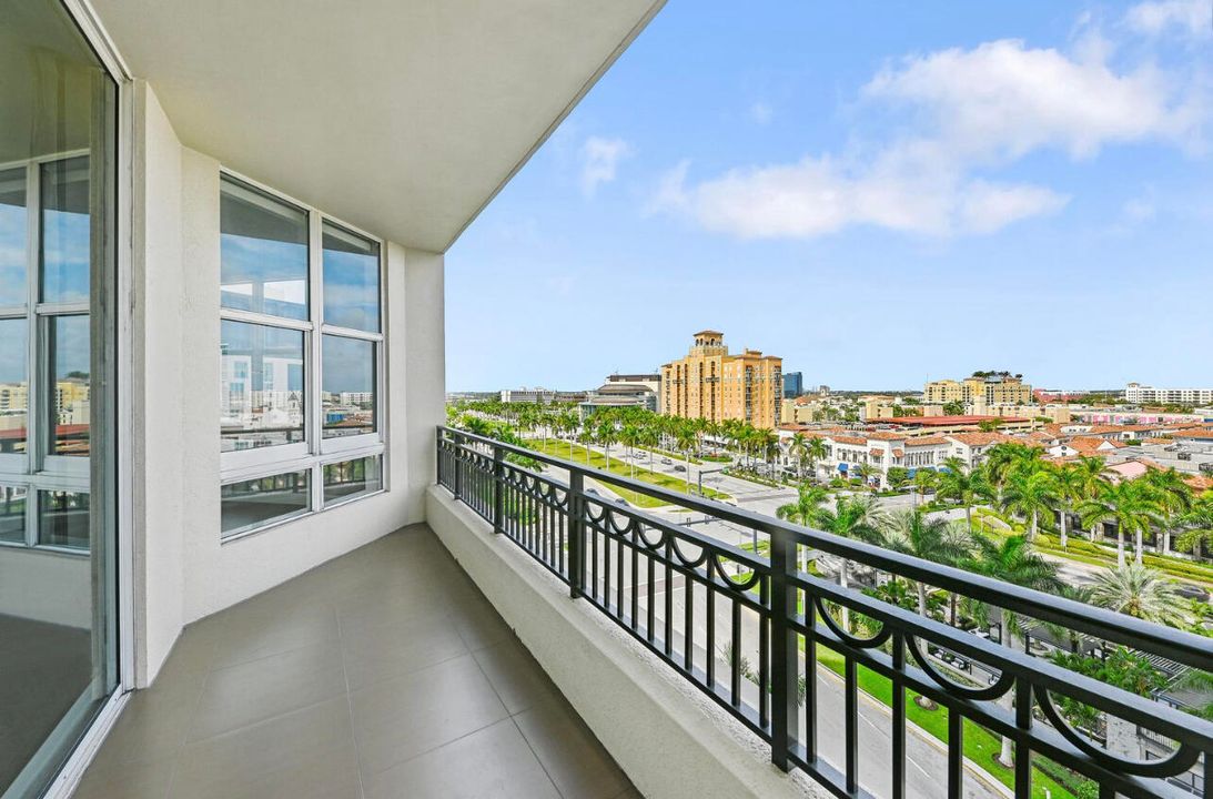 Recently Sold: $820,000 (2 beds, 2 baths, 1694 Square Feet)