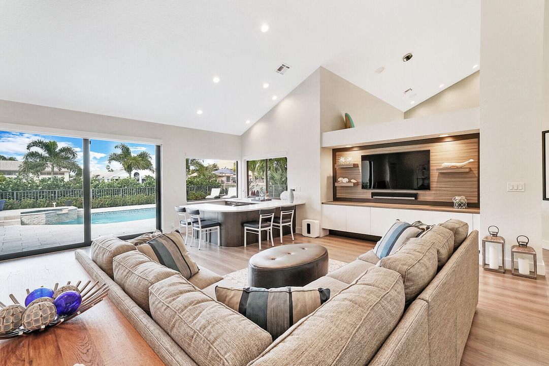 Recently Sold: $1,495,000 (3 beds, 3 baths, 3440 Square Feet)