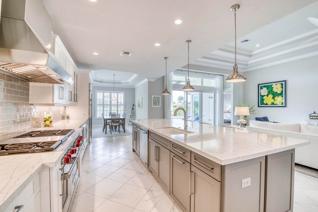 Recently Sold: $1,599,000 (3 beds, 2 baths, 2618 Square Feet)