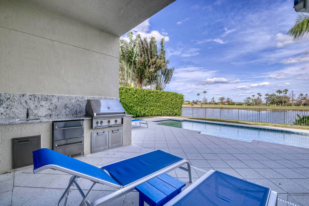 Vendido Recientemente: $1,599,000 (3 camas, 2 baños, 2618 Pies cuadrados)