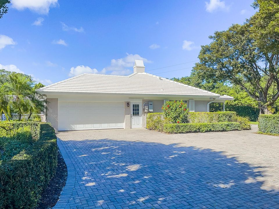 Recently Sold: $1,800,000 (4 beds, 3 baths, 3158 Square Feet)