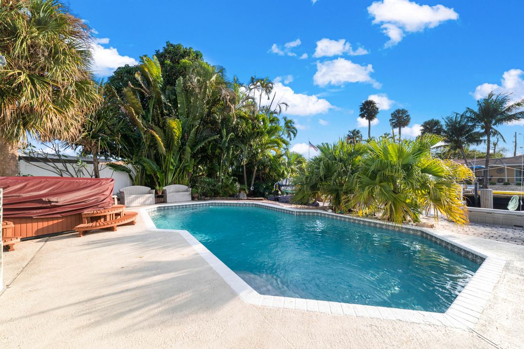 Recently Sold: $1,500,000 (4 beds, 3 baths, 2465 Square Feet)