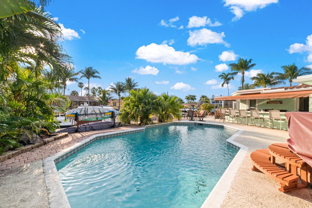 Recently Sold: $1,500,000 (4 beds, 3 baths, 2465 Square Feet)