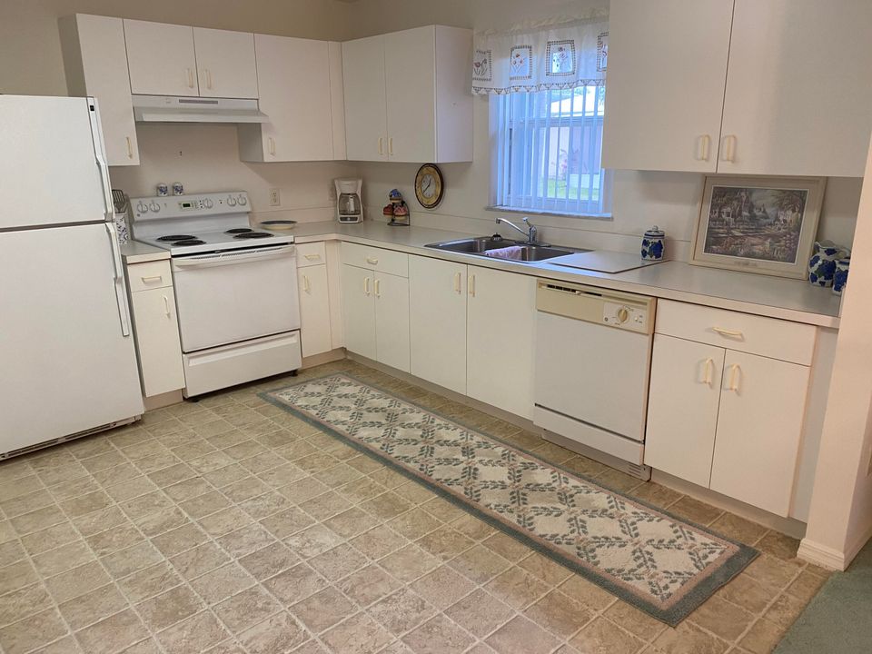 Recently Sold: $117,000 (2 beds, 2 baths, 1135 Square Feet)