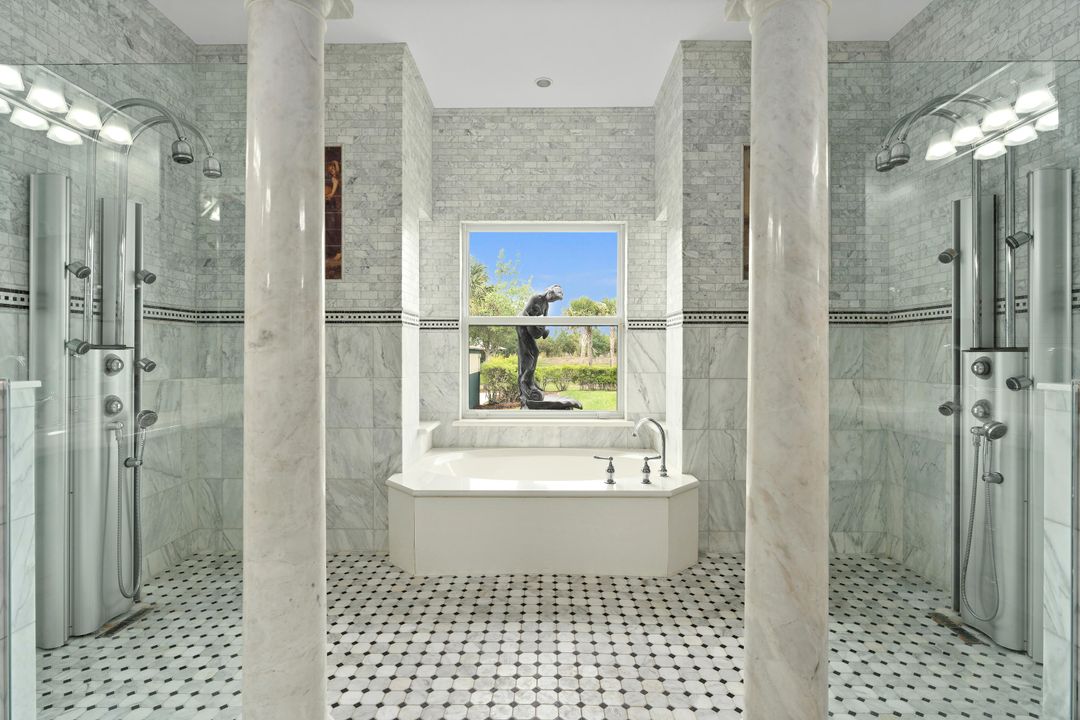 最近售出: $1,625,000 (4 贝兹, 3 浴室, 4953 平方英尺)