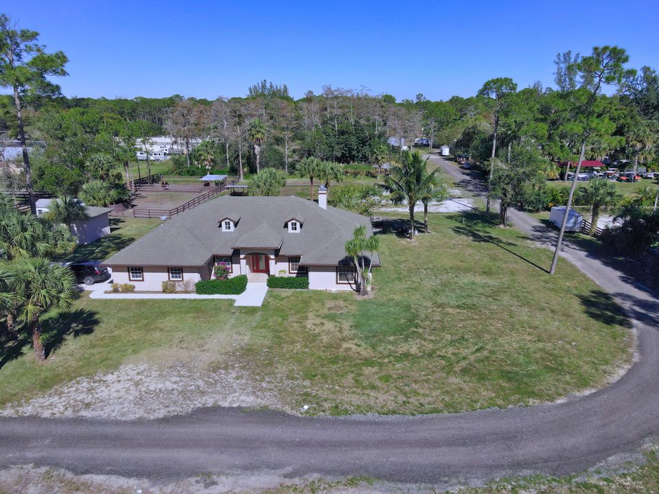 Recently Sold: $1,800,000 (5 beds, 3 baths, 2800 Square Feet)