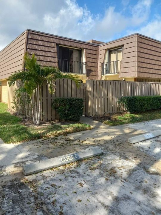 Recently Rented: $2,175 (2 beds, 2 baths, 1236 Square Feet)