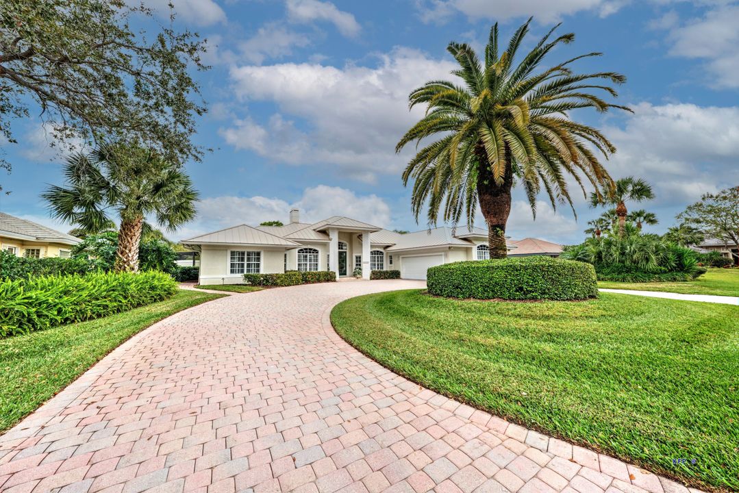 Recently Sold: $1,075,000 (4 beds, 3 baths, 3257 Square Feet)