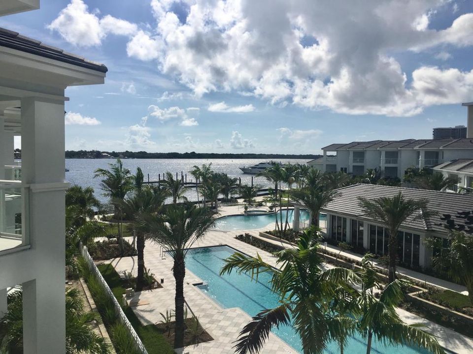 Recently Sold: $2,800,000 (4 beds, 4 baths, 3136 Square Feet)